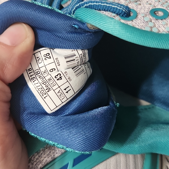 "SOLD" Brooks ghost shoes - Picture 6 of 6